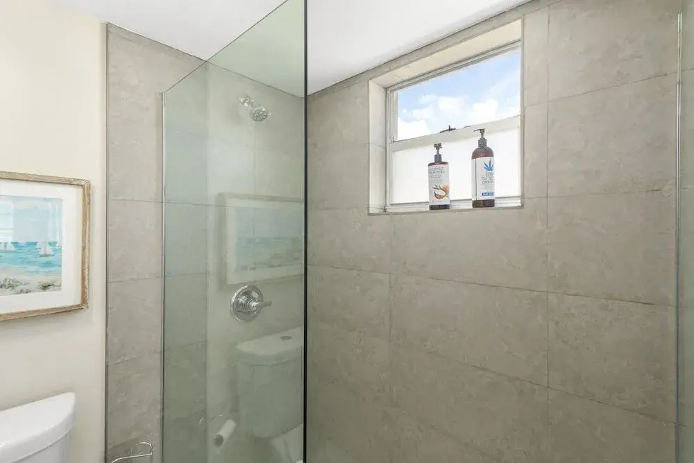 2 Bedroom 2Bath Deluxe Apt with Patio