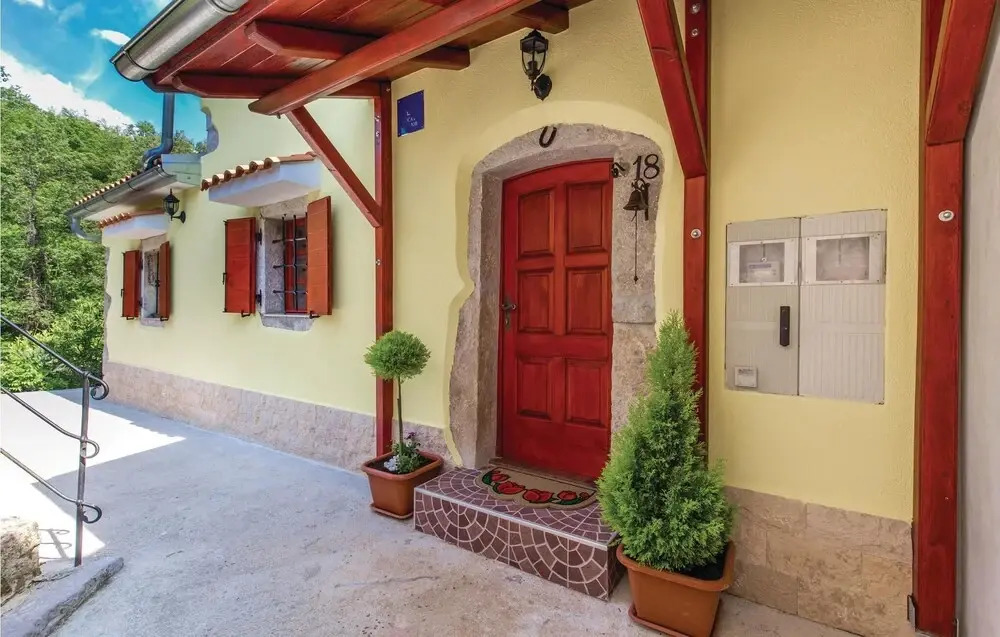 Beautiful Home in Moscenicka Draga With Wifi and 2 Bedrooms