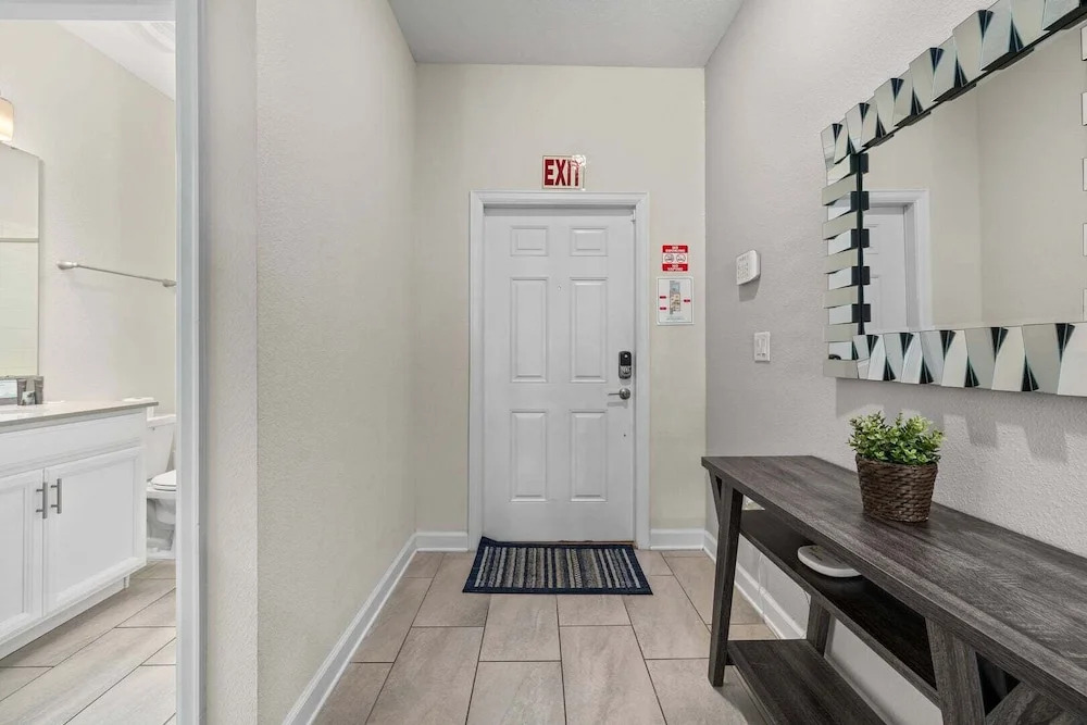 Comfy Townhome 8 Min to Disney
