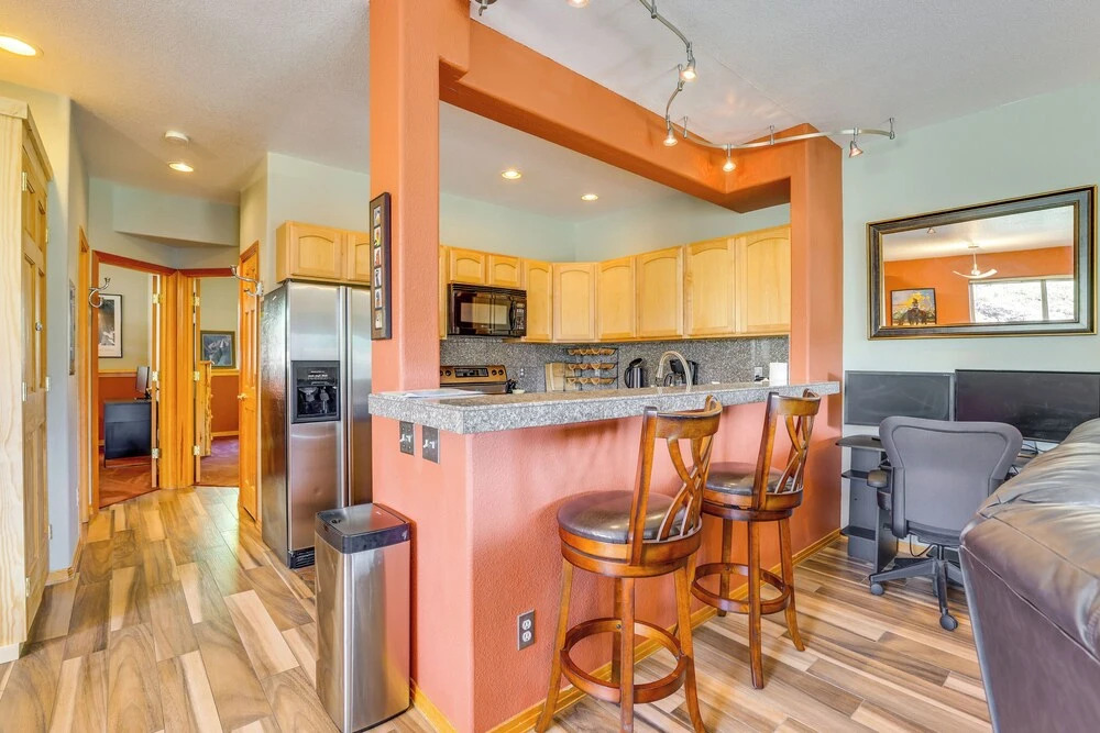Cozy Condo w/ Views, 3 Mi to Winter Park Resort!