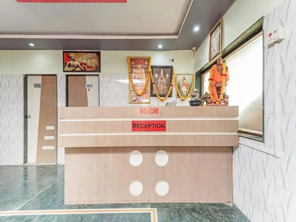 OYO 22817 Hotel Dream Line