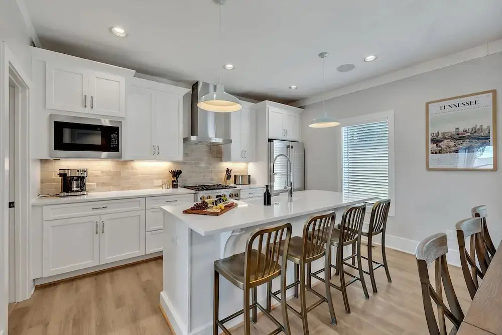 Soprano-private Rooftop-gr8 Walking Location