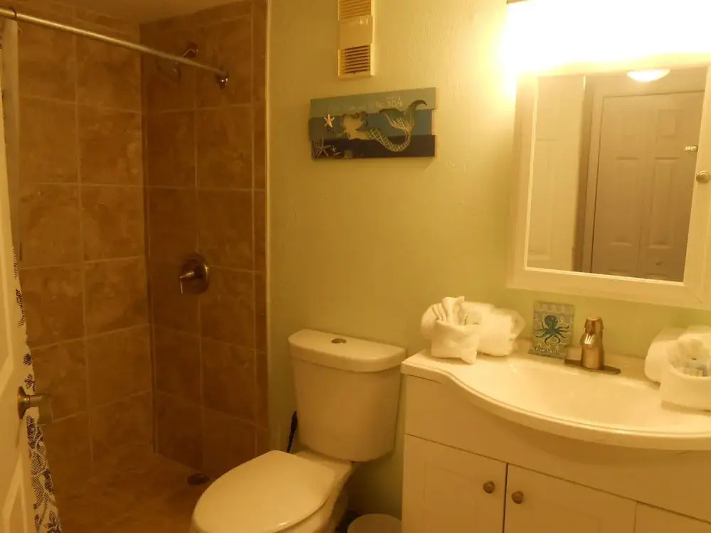 1111 Waters Edge Resort 2 Bedroom Condo by Redawning