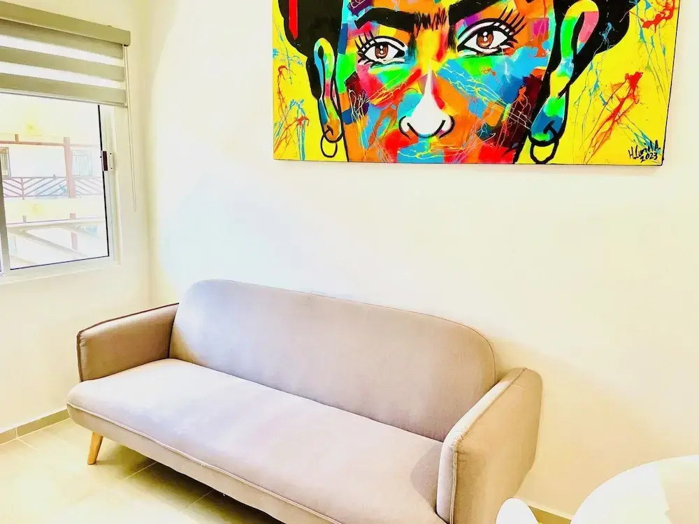 Cozy 2-bedroom Apartment With Amenities