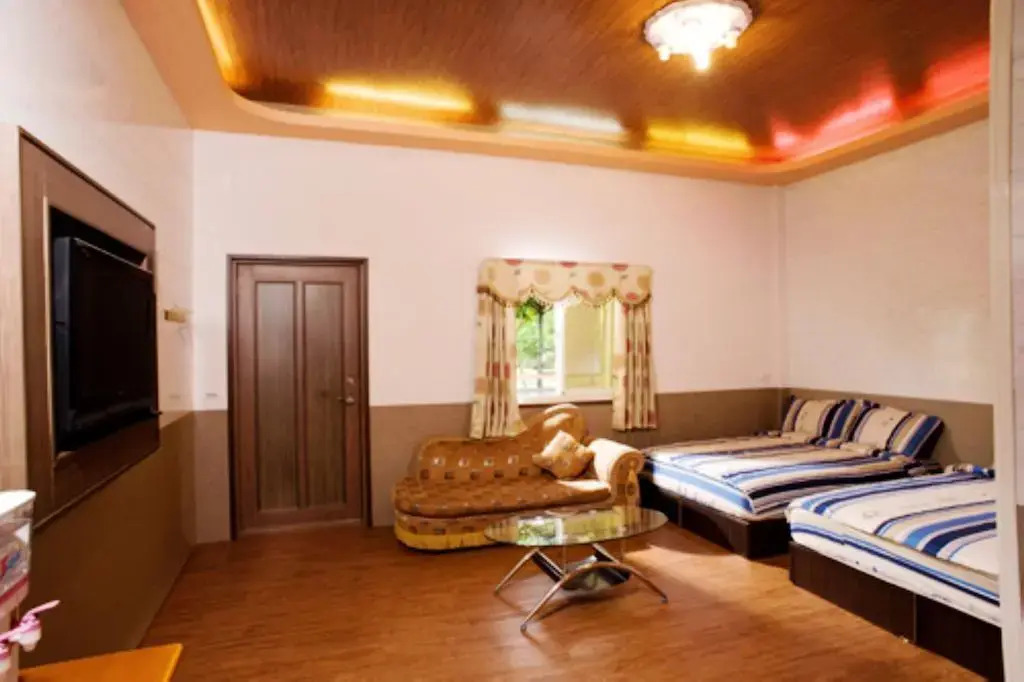 J Lin Hostel