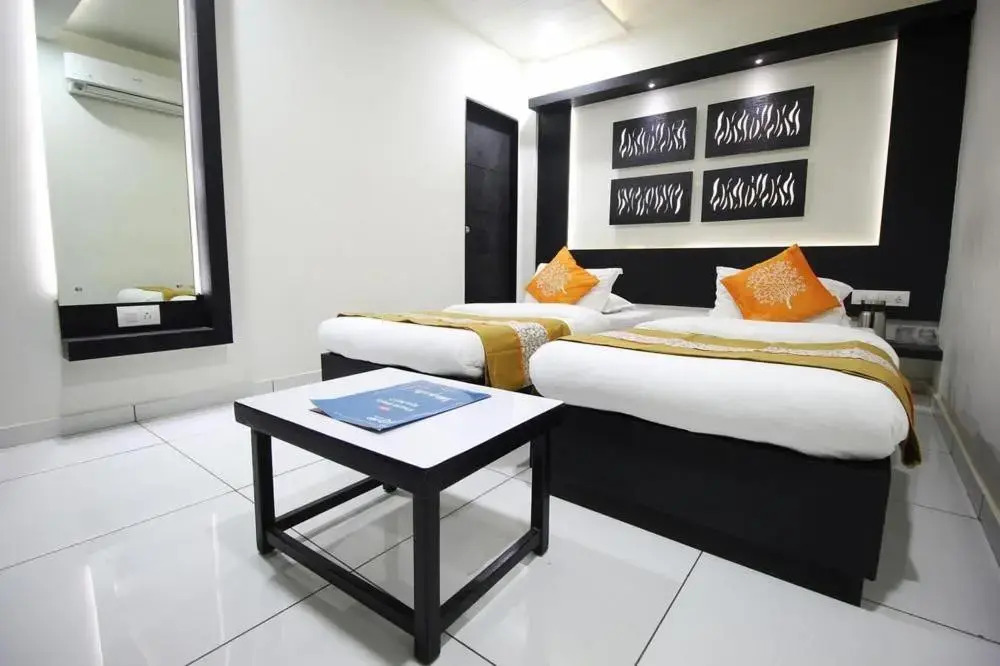 Hotel Paramount Inn