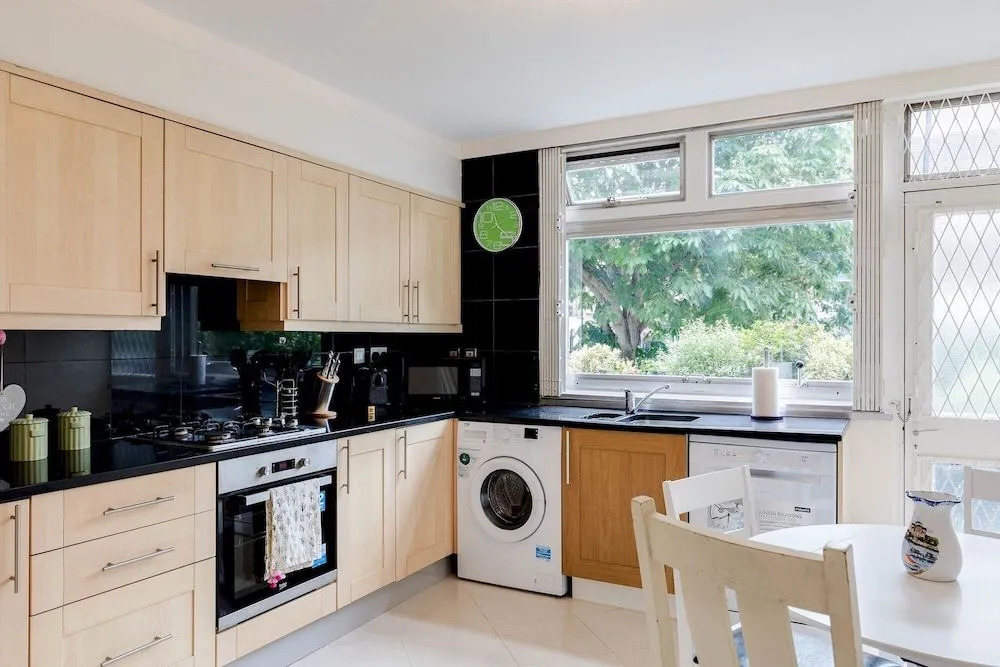 4-bedroom Villa on Marble Arch
