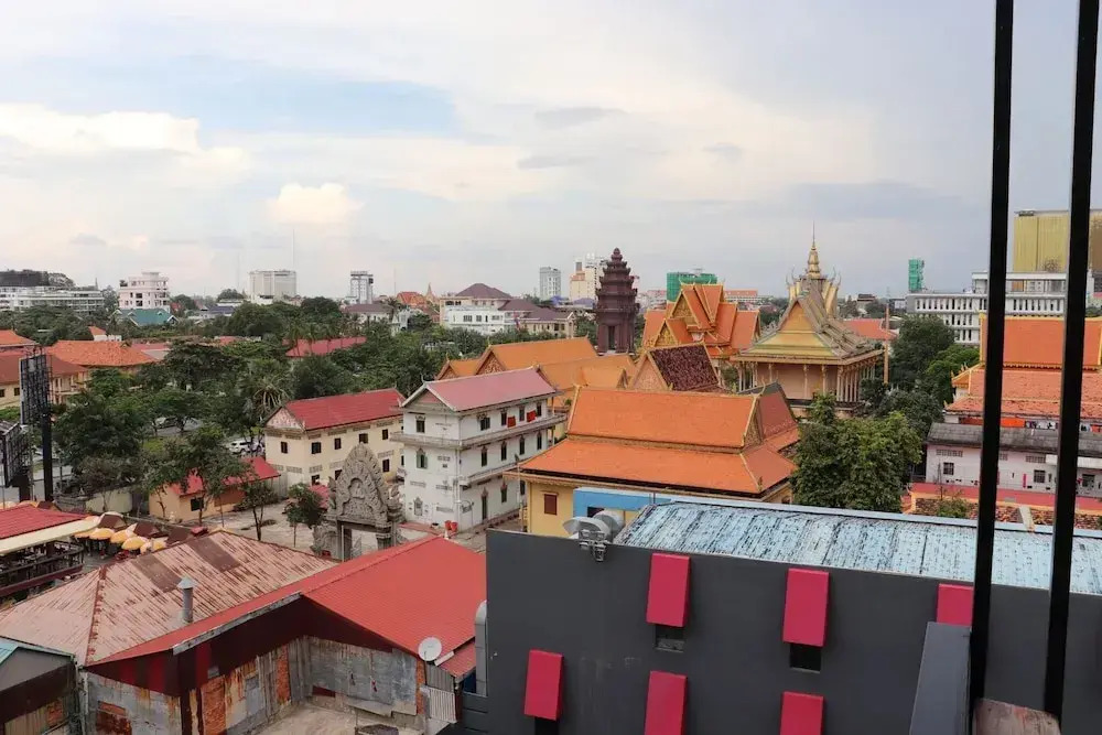 CHECK inn Phnom Penh BKK1