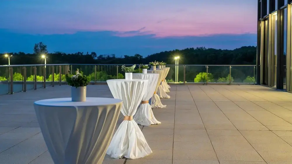 Holiday Inn Wuhan Houguan Lake by IHG
