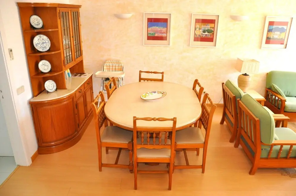 Stylish and well-equipped, private pool, close to amenities, free AC and Wifi