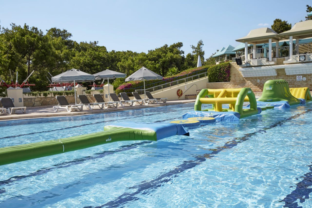ROBINSON PAMFILYA - All Inclusive
