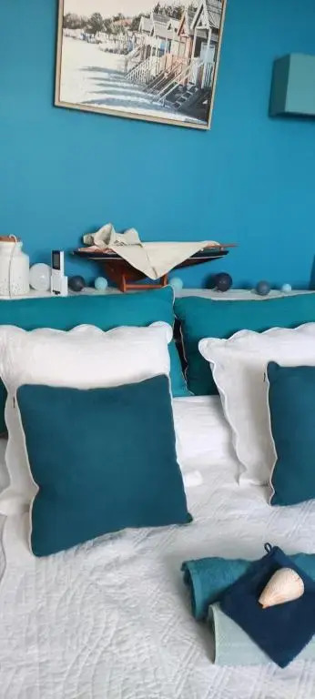 chambres côté plage, aperçu mer, proche aéroport, climatisées et parking gratuit
