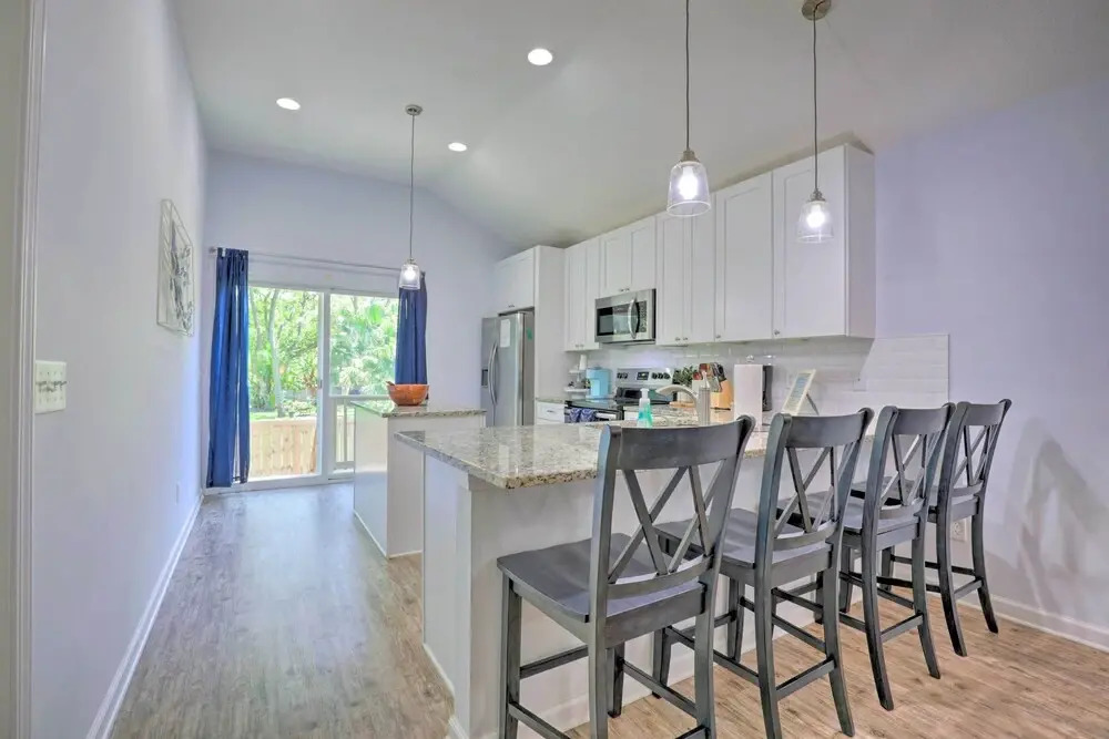 St Augustine Beach Cottage: Walk to Water!
