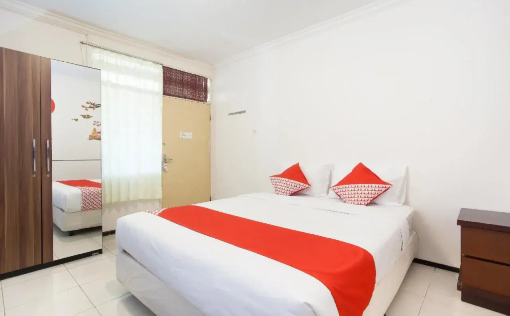 OYO 143 Dukuh Kupang Residence