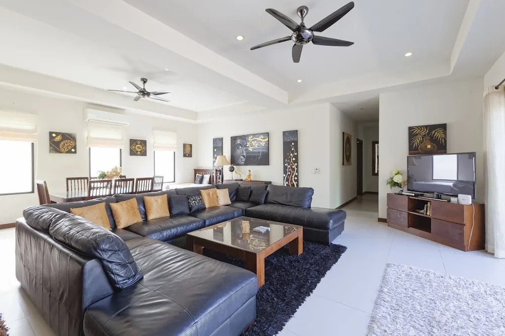 Luxury Villa Onyx Nai Harn Beach