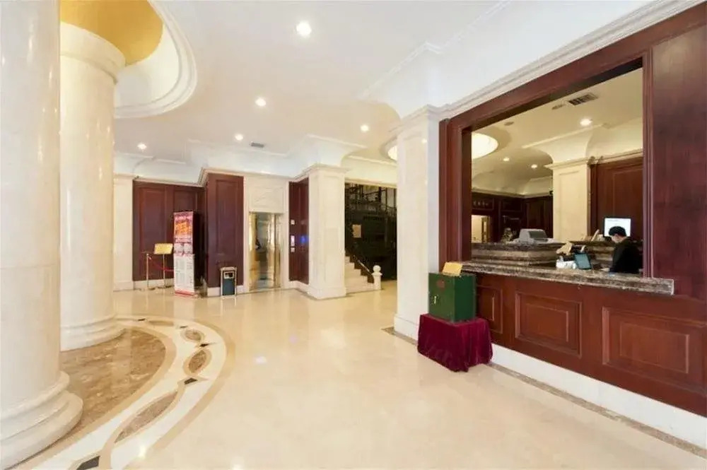 Tianjin First Hotel (Xiao Bai Lou Five Avenue Tourist Area)