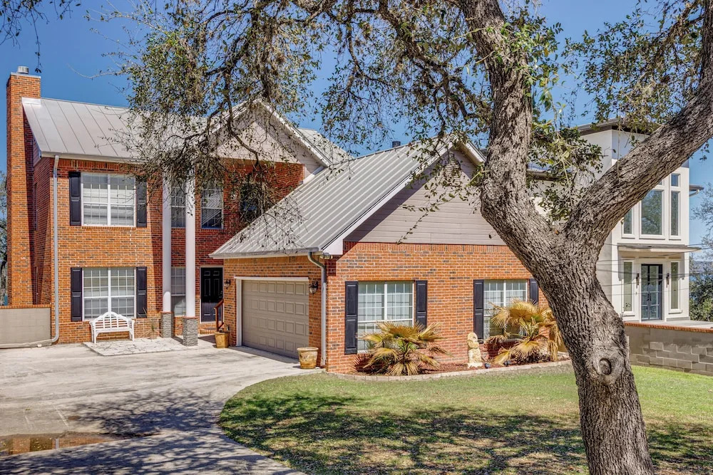 Amazing Waterfront Views & Sauna: Canyon Lake Home