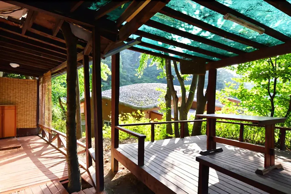 Gapyeong Yookgaksu-eobisanjang Pension
