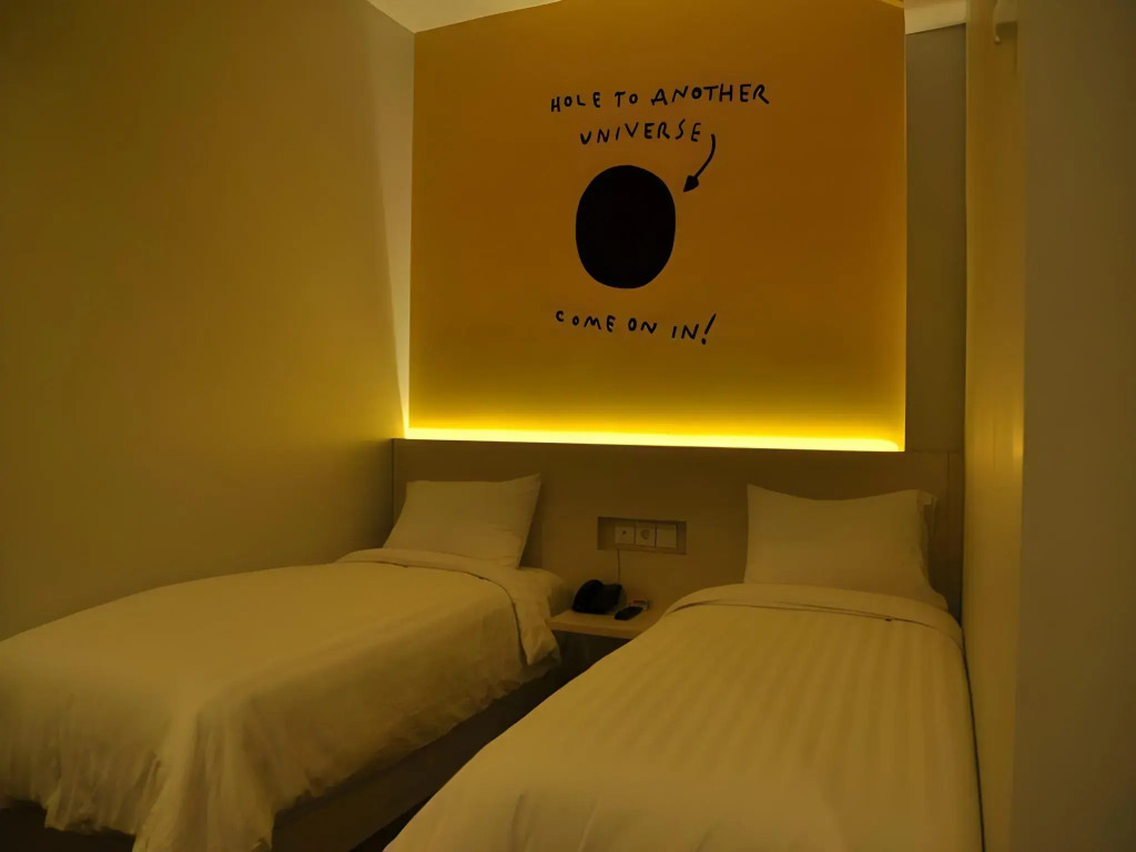 Summer Bed and Breakfast Hotel