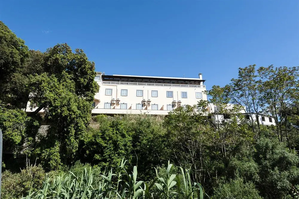 Hotel Ariana