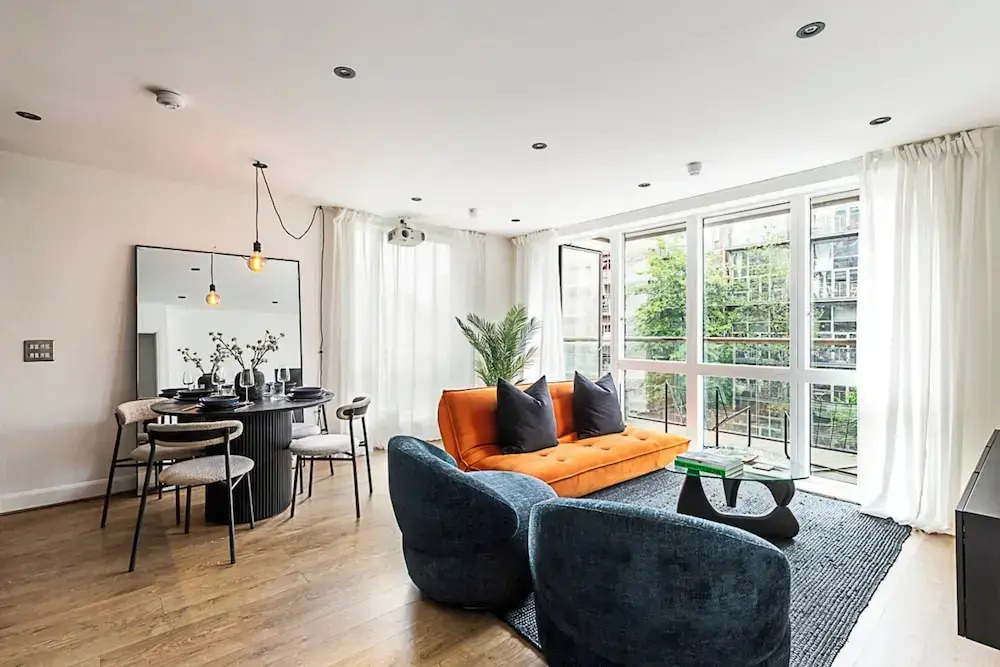 Stylish and Sleek East London Retreat