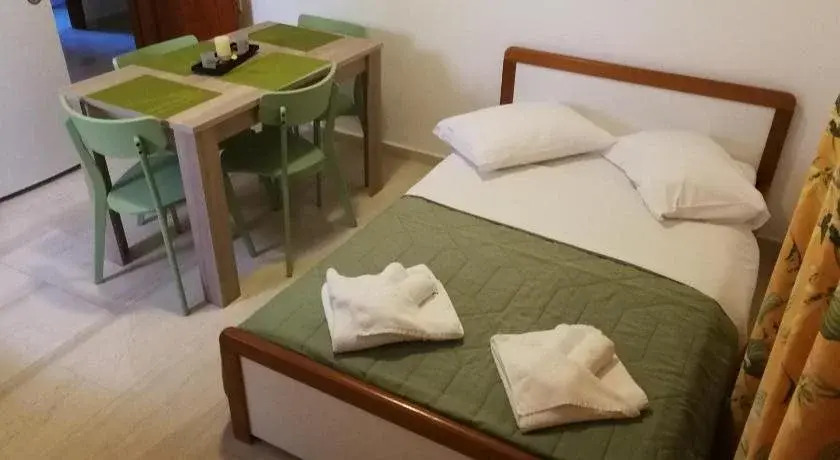 Lambrakis Studios & Apartments