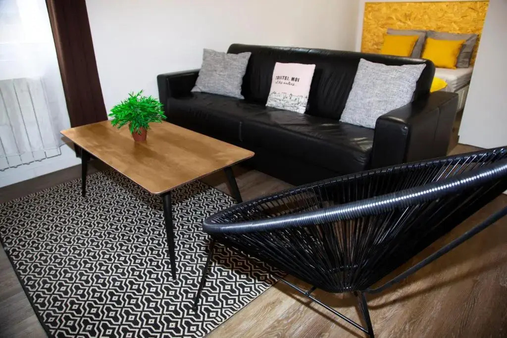 Les Lofts De Provins: Apt 4