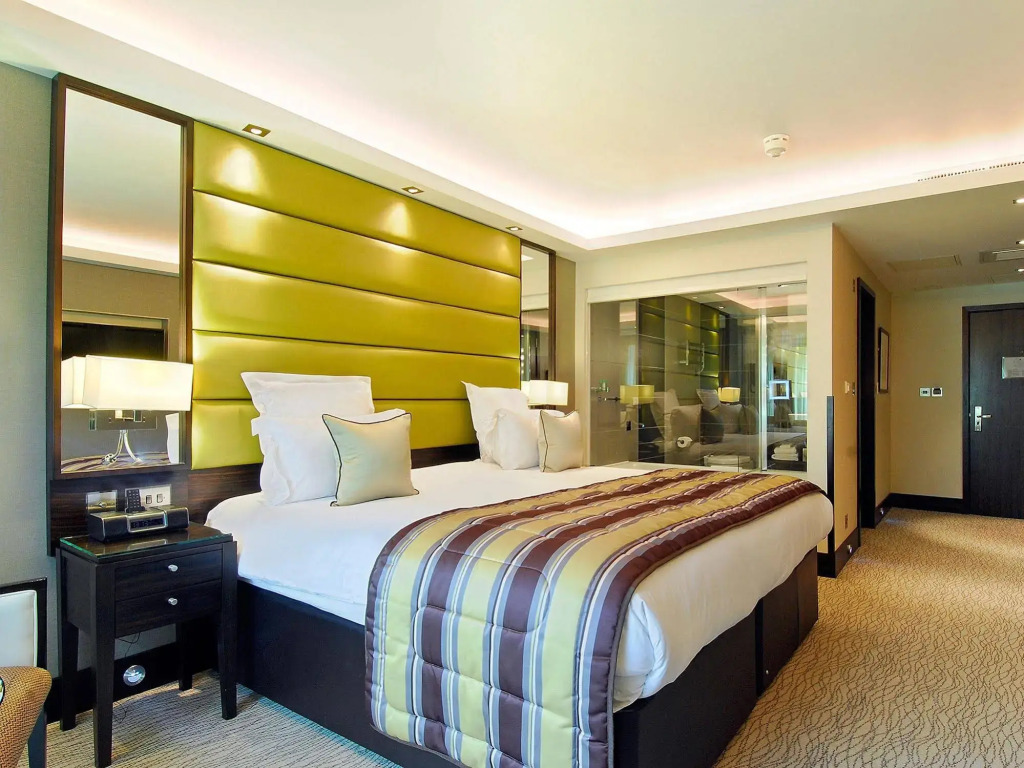 Montcalm Mayfair, Autograph Collection