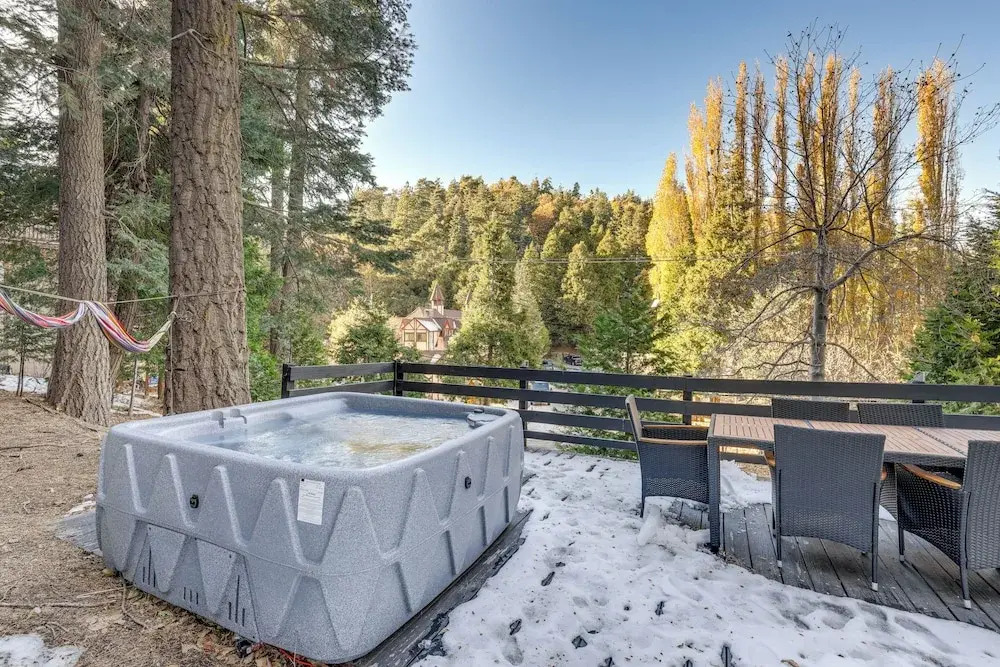 Lake Arrowhead Hideaway w/ Deck & Hot Tub