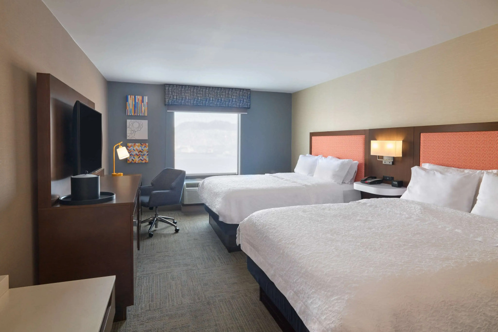 Hampton Inn & Suites Providence / Smithfield