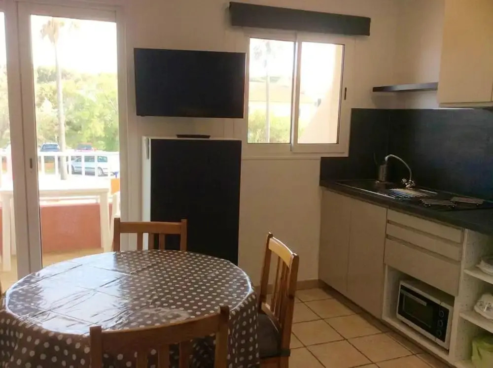 Studio in Hyères, With Wonderful sea View, Enclosed Garden and Wifi - 50 m From the Beach