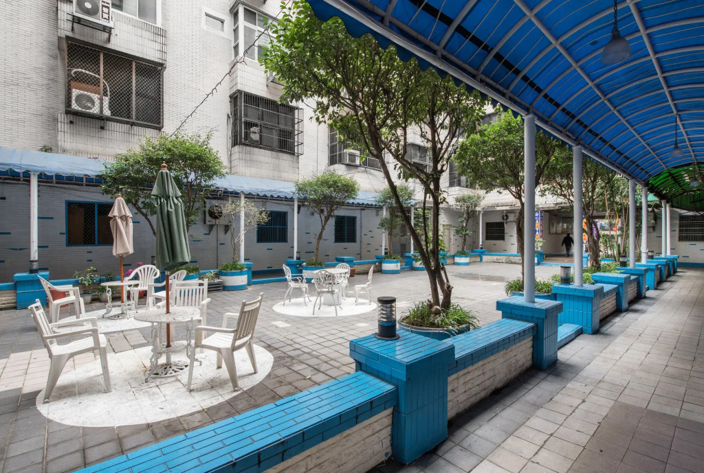 Lotus Yuan Business Hotel