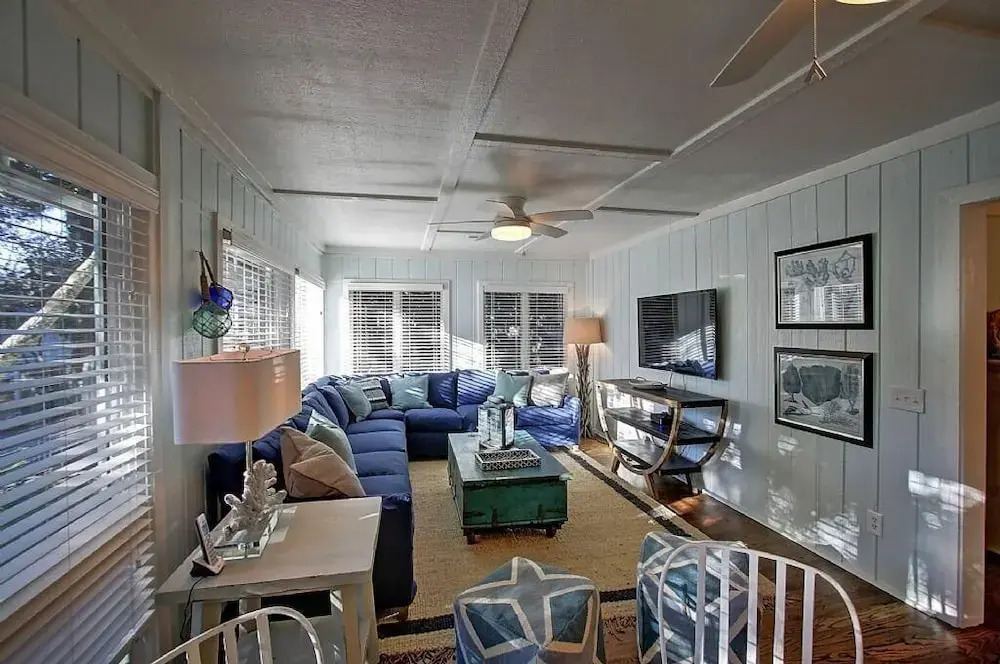35 Twin Oaks