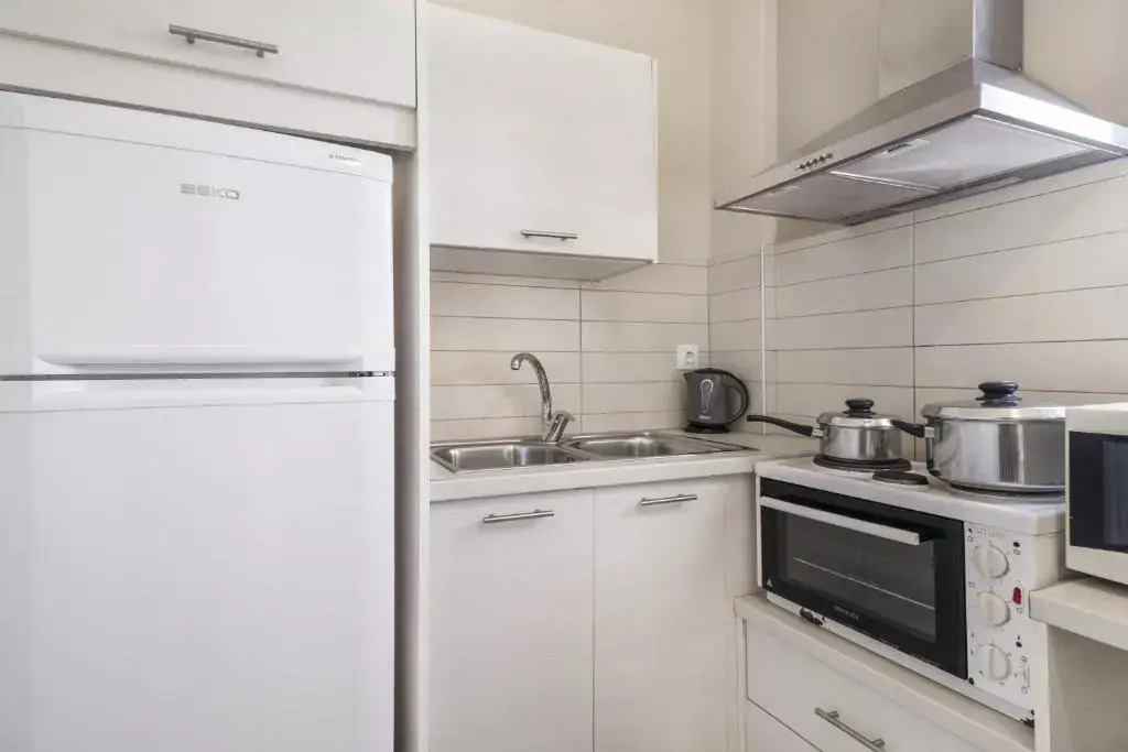 Cosmos Apartment 4