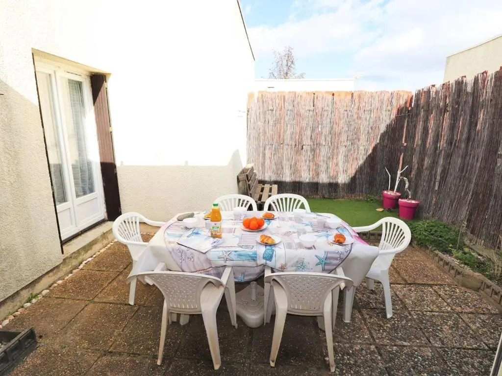 Maison Méditerranéenne 60m² avec Patio et Parking Privé, à 5min de la Plage, 3 Pièces Confortables - FR-1-307-6