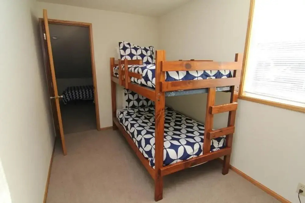 Logan's Lodge
