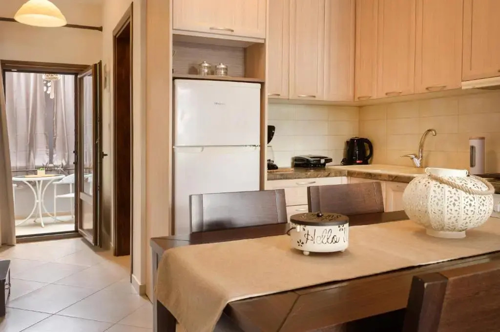 IFESTOS APARTMENTS