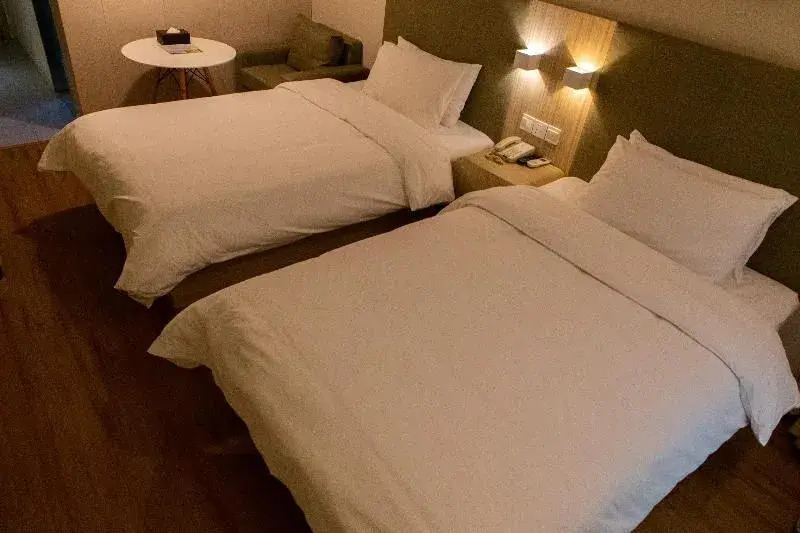 Qingzhu Jinyou Business Hotel (Shanghai Sheshan National Forest Park)