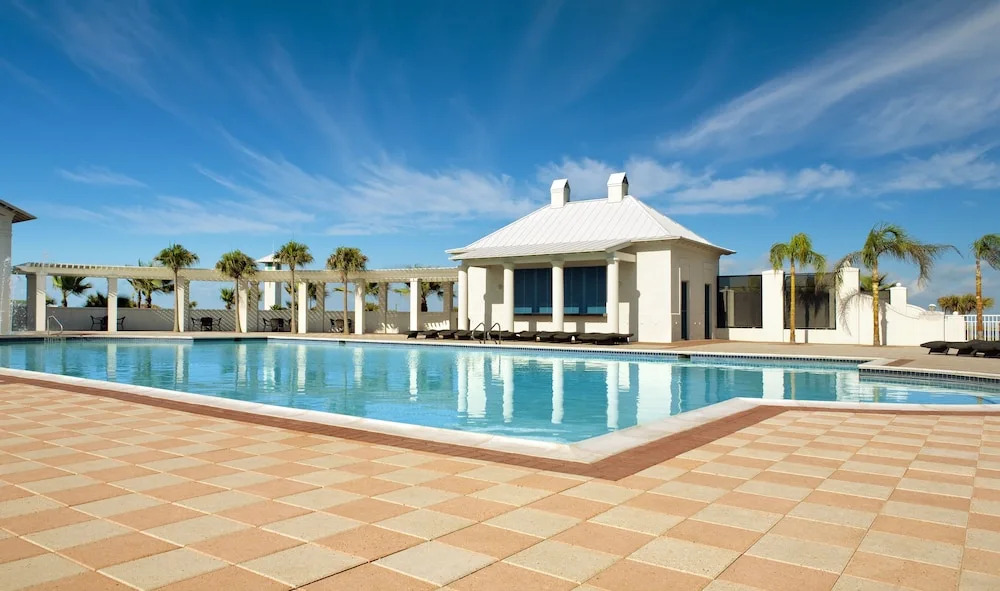 Nomad House At The Shores 3 Bedroom Home