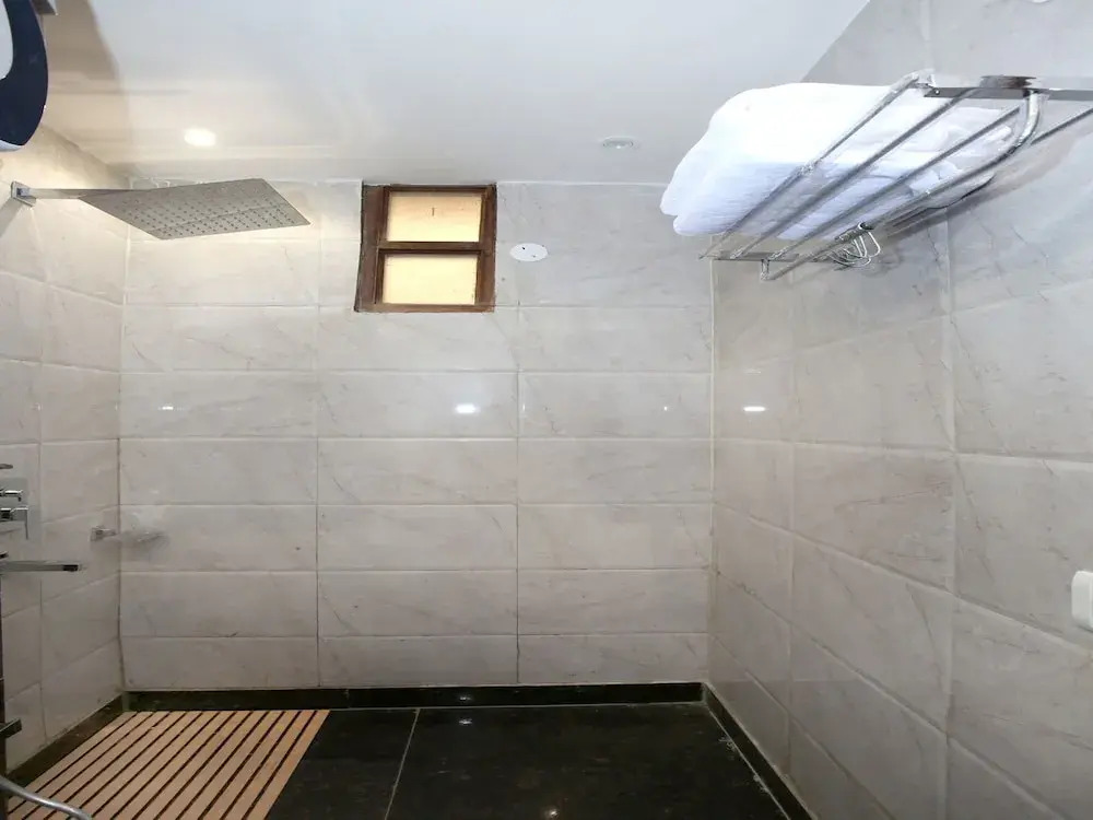 OYO 9894 Home Valley View 2BHK Bharari