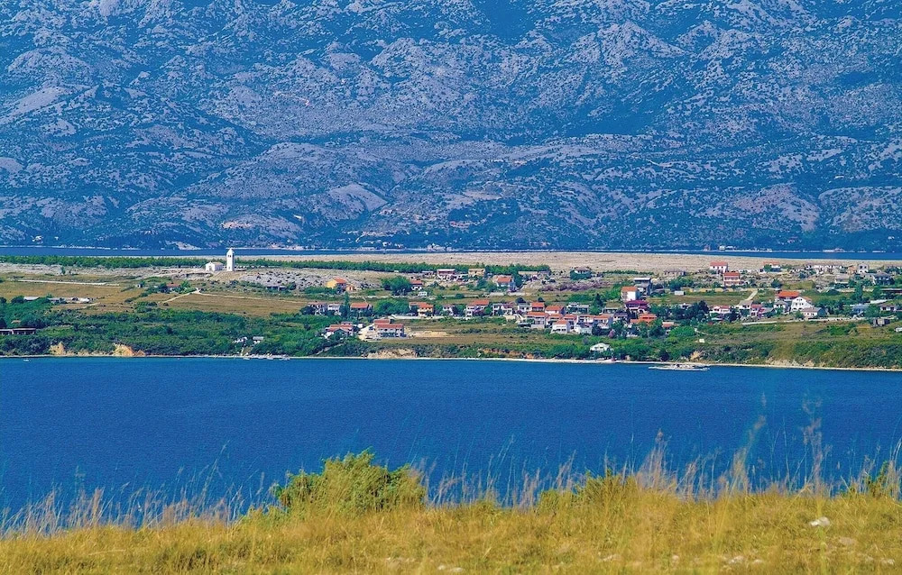 Amazing Home in Rtina With Wifi and 4 Bedrooms