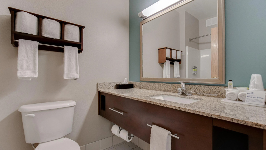 Holiday Inn Express and Suites St. Cloud by IHG