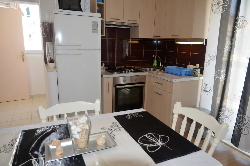 Remarkable 1-bed Apartment in Marina