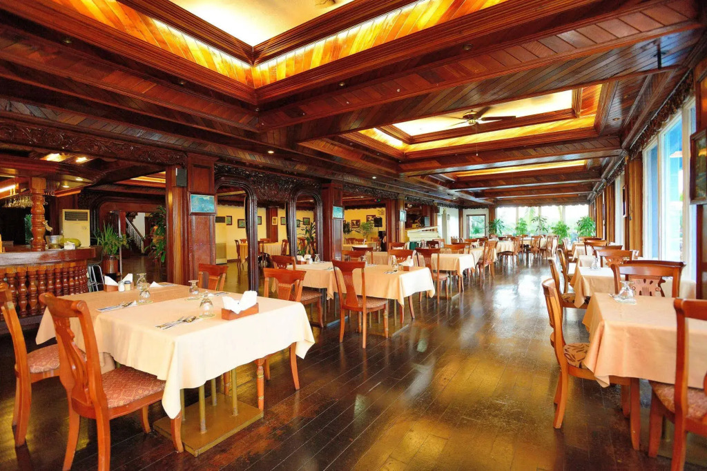 Airai Water Paradise Hotel & Spa