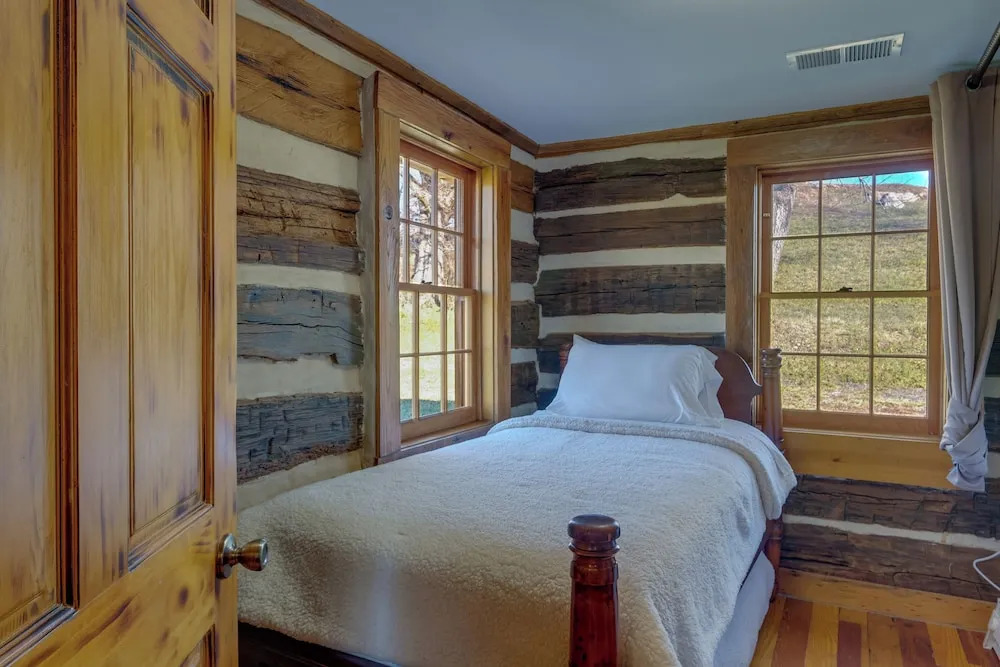 Historical Paris Cabin on Farm w/ Fire Pit!