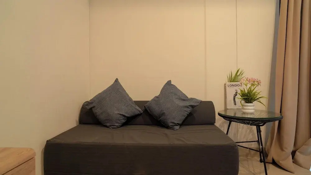 Spacious And Homey Studio At Cleon Park Apartment