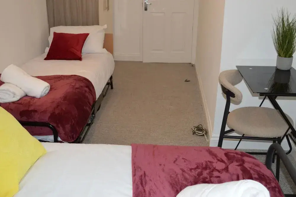 Harrow/sleeps10/privategarden/3br/freeparking/wifi