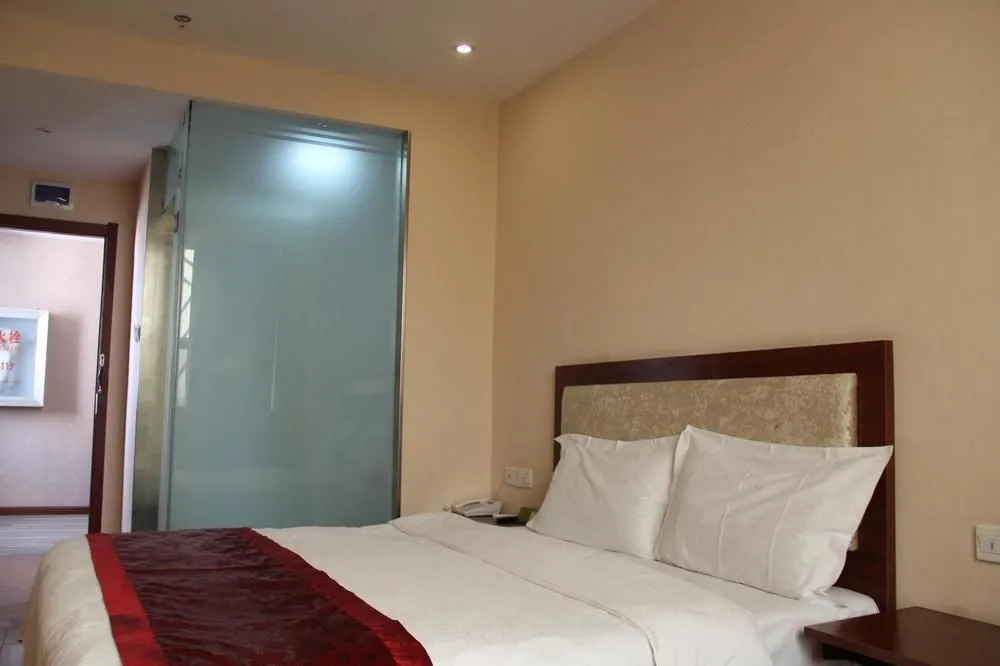 Yibin Business Hotel