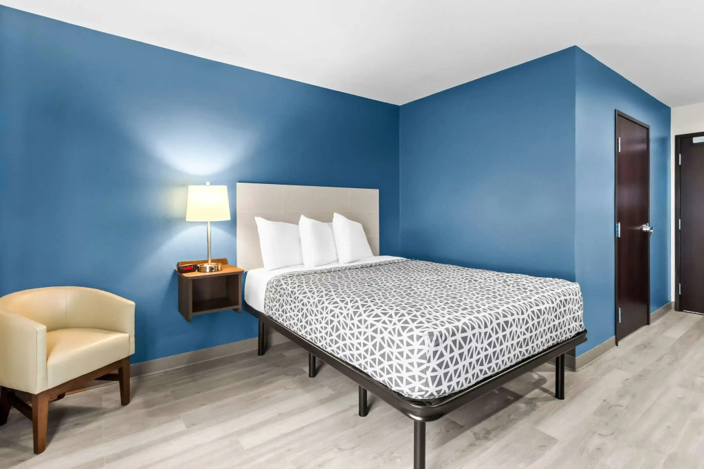 WoodSpring Suites South Houston Hobby