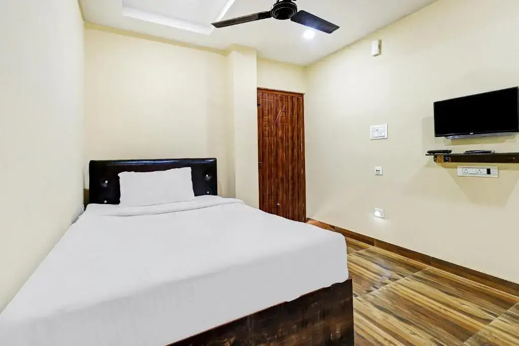 Capital O 86215 R R Homestay
